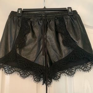 Windsor Leather & Lace shorts Sz M🖤